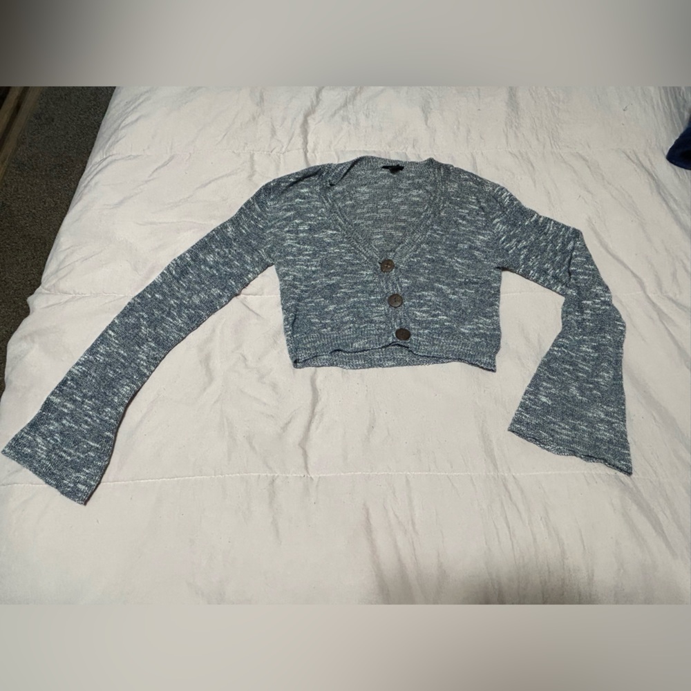 🌻button up cropped sweater🌻